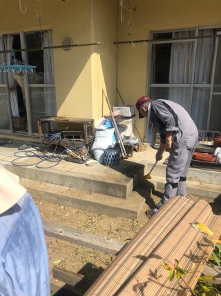 草取りの様子